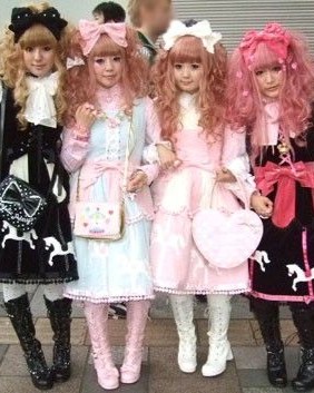 Four old school sweet Lolitas
