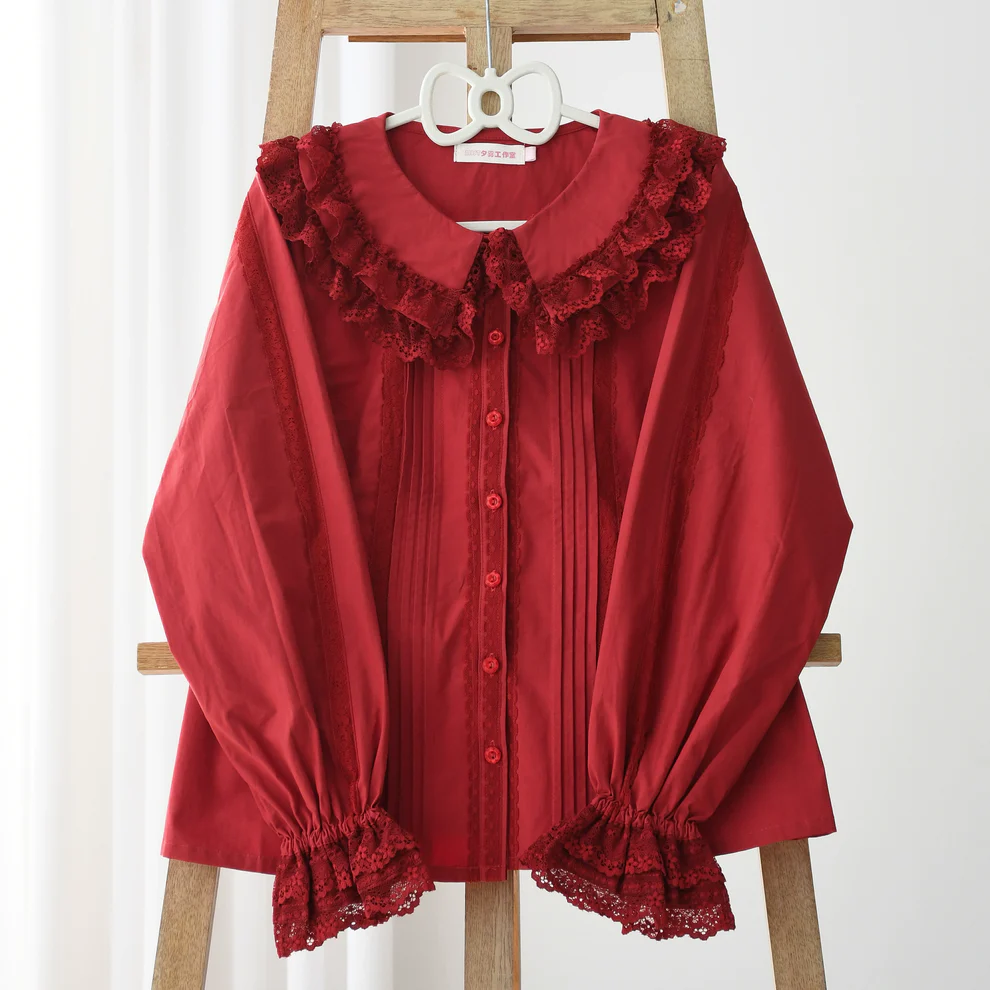 red short sleeve blouse